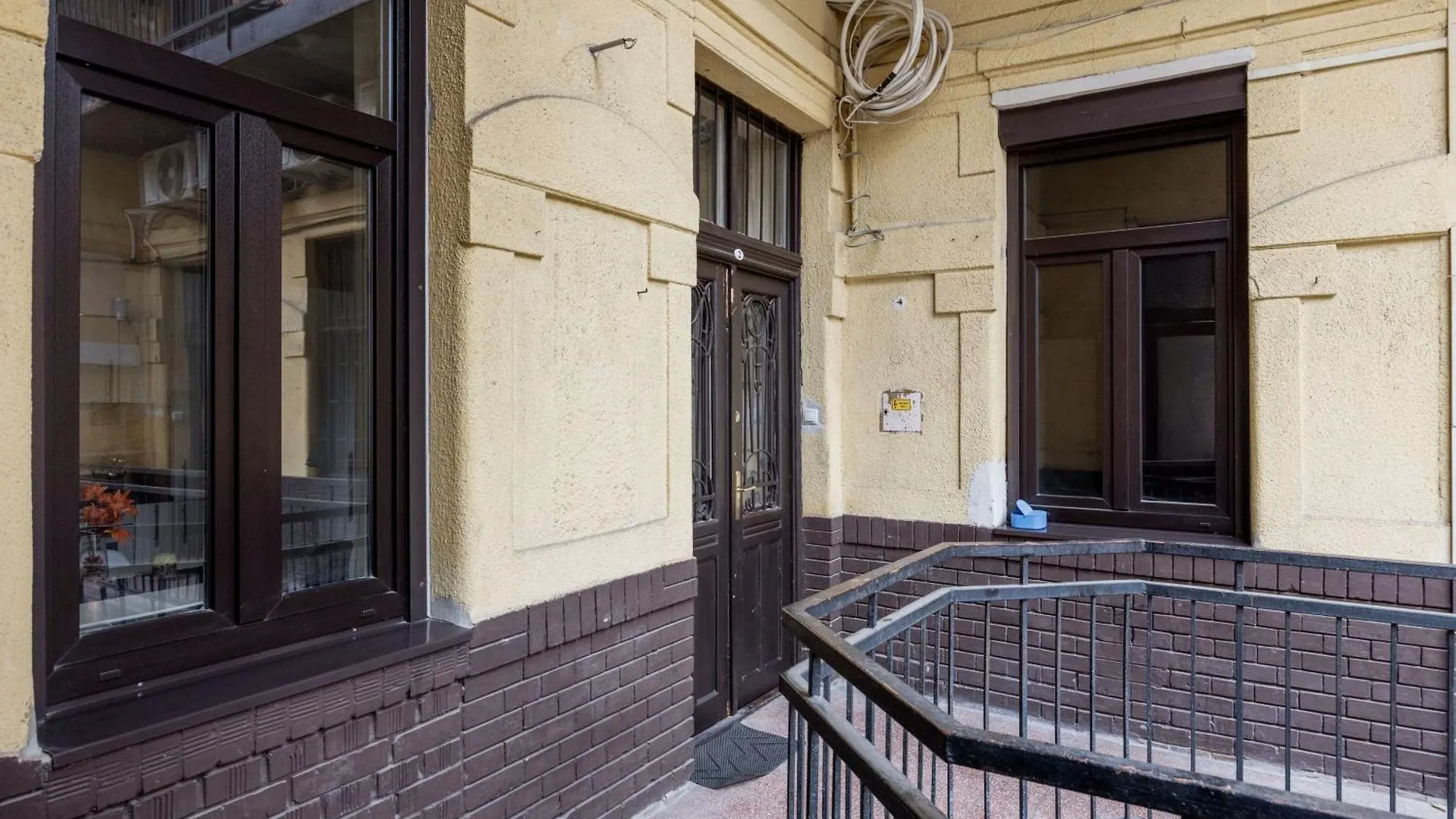 Your 3-Bdrm Apartment At Szimpla Kert Budapest Hungary