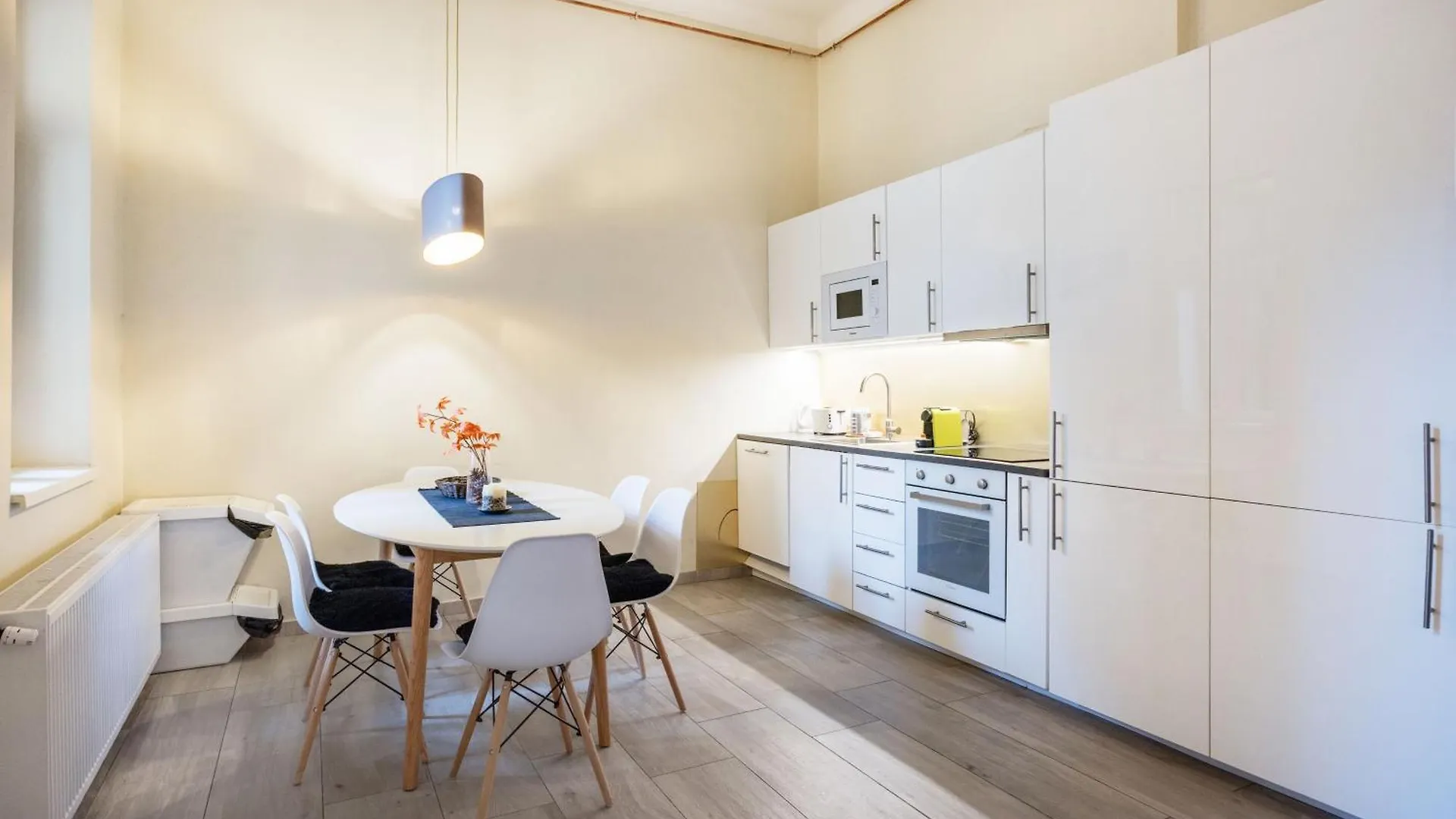 Your 3-Bdrm Apartment At Szimpla Kert Budapest