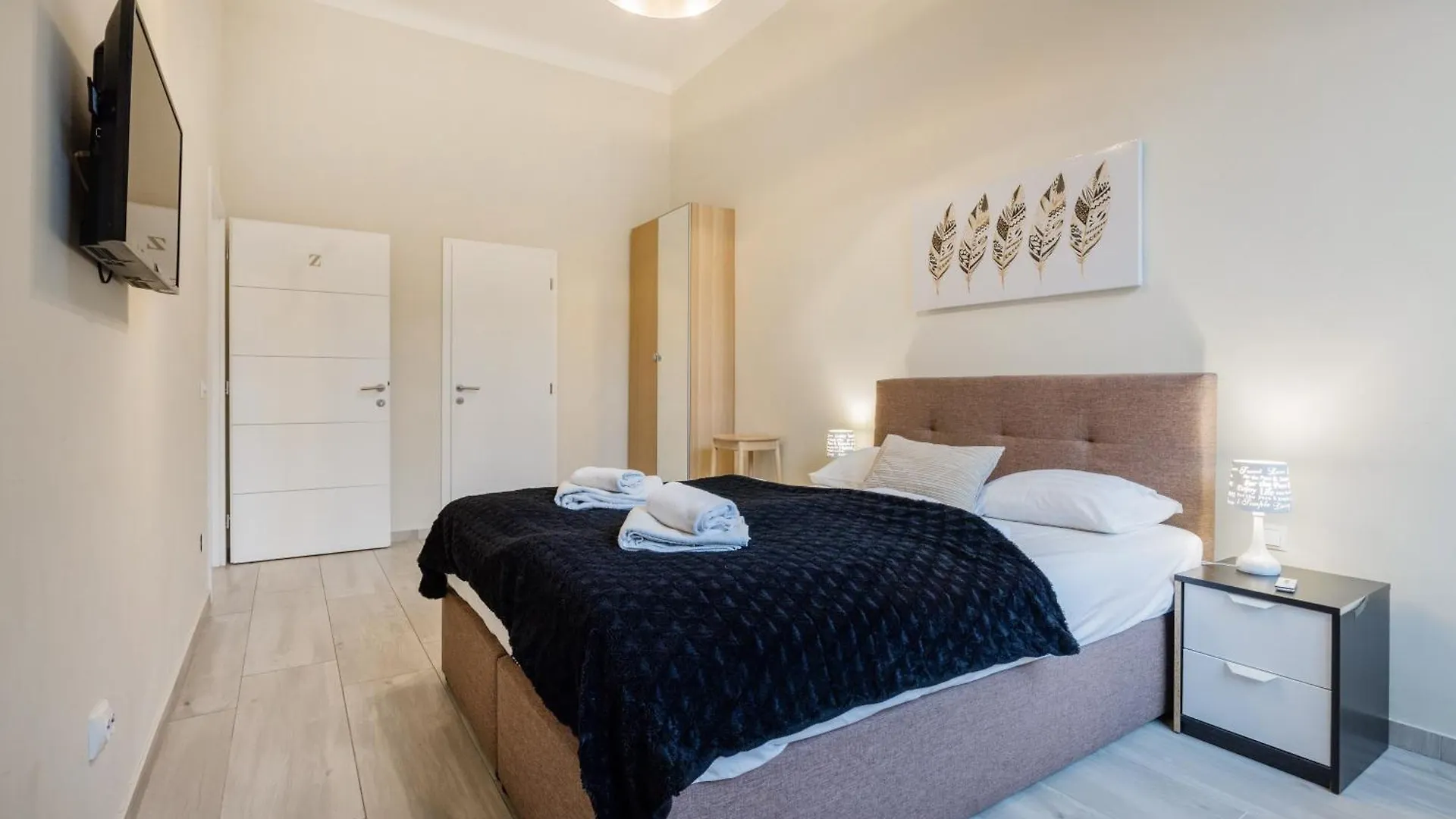 Your 3-Bdrm Apartment At Szimpla Kert Budapest Hungary