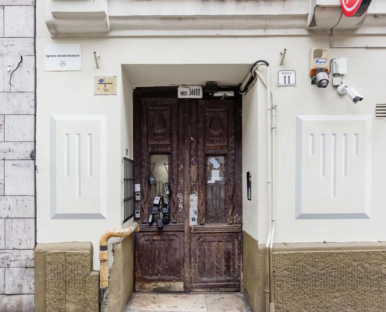 Your 3-Bdrm Apartment At Szimpla Kert Budapest