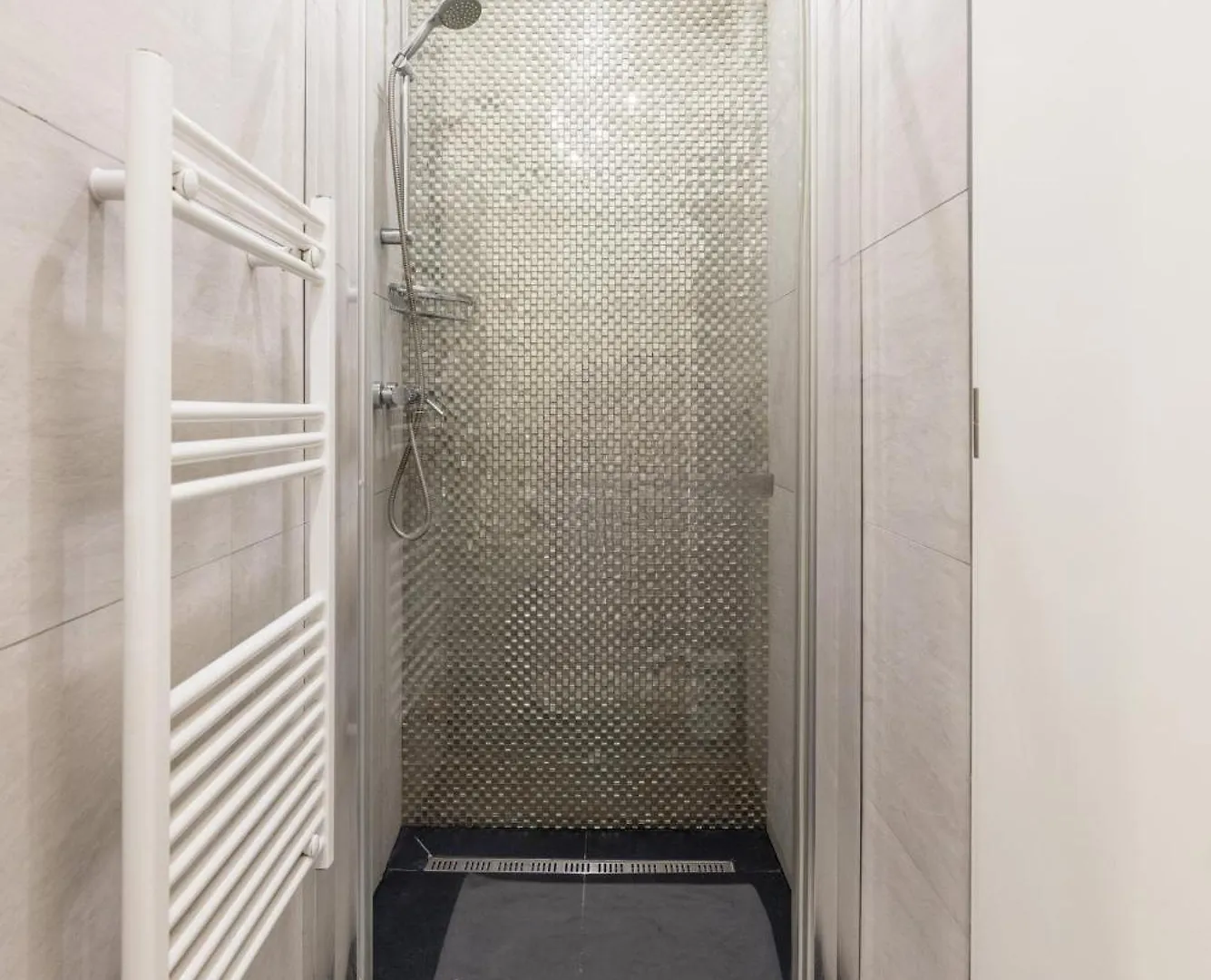 Your 3-Bdrm Apartment At Szimpla Kert Budapest