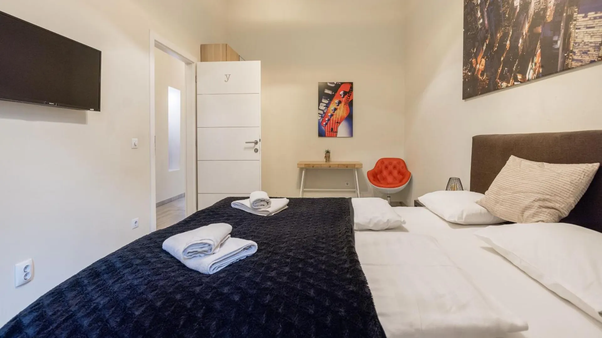Your 3-Bdrm Apartment At Szimpla Kert Budapest